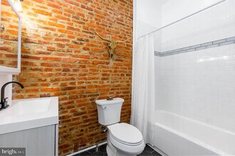 708 S Curley St in Baltimore, MD - Foto de edificio - Building Photo