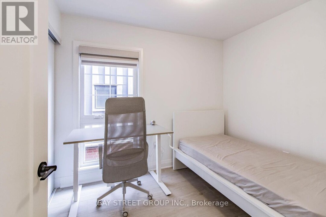 114 Alton Cres in Vaughan, ON - Building Photo