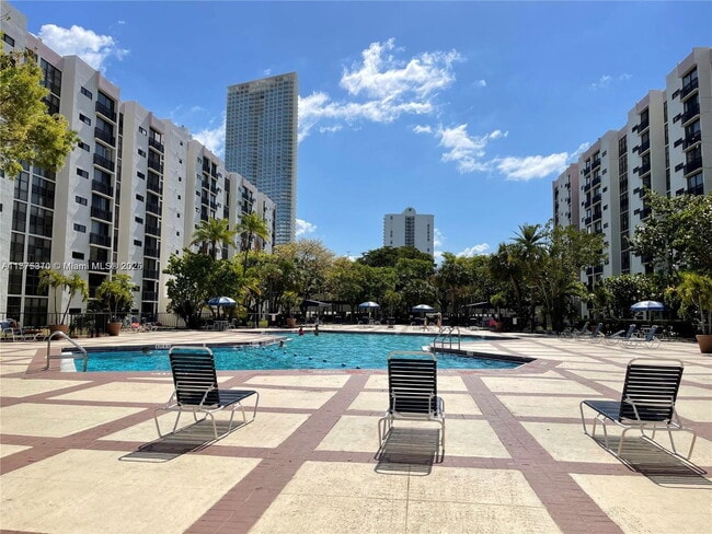 property at 16909 N Bay Rd