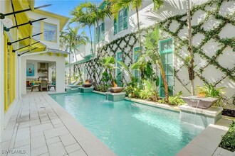 942 9th Ave S in Naples, FL - Building Photo - Building Photo