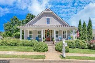 131 Village Dr in Clarkesville, GA - Building Photo