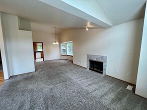 5918 59th Loop SE in Lacey, WA - Building Photo - Building Photo