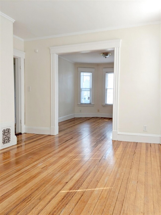 7 Orrin St, Unit 2 in Cambridge, MA - Building Photo - Building Photo