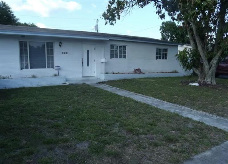 6931 SW 6th St in Pembroke Pines, FL - Building Photo