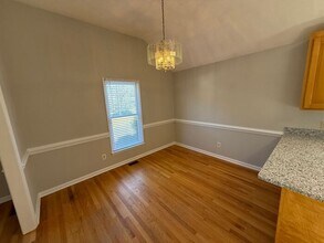 405 Avent Cir in Holly Springs, NC - Building Photo - Building Photo