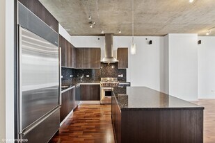 600 N Fairbanks Ct, Unit 3408 in Chicago, IL - Building Photo