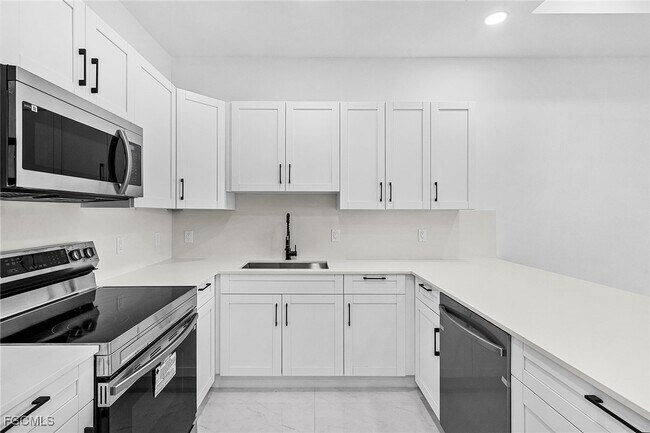 602-604 SW 8th Pl in Cape Coral, FL - Building Photo - Building Photo