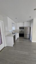 2312 Van Buren St in Hollywood, FL - Building Photo - Building Photo