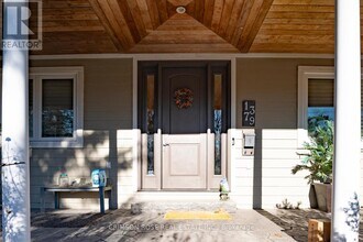 1379 Duncan Rd in Oakville, ON - Building Photo - Building Photo