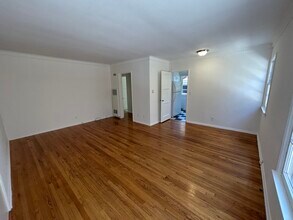 10630 Holman Ave in Los Angeles, CA - Building Photo - Building Photo