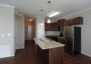 Harbor Island Apartments in Memphis, TN - Building Photo - Building Photo