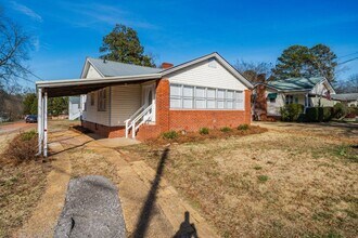 1444 Hueytown Rd in Hueytown, AL - Building Photo - Building Photo