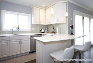 329 West 4th St. in Boston, MA - Building Photo - Building Photo
