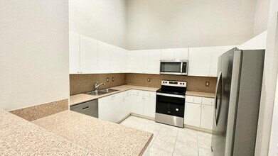 9916 Galleon Dr in Royal Palm Beach, FL - Building Photo - Building Photo