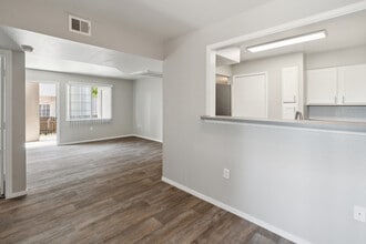 Vista Linda in Santa Fe, NM - Foto de edificio - Building Photo