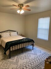 121 Ramon Cardenas Dr, Unit B in Del Rio, TX - Building Photo - Building Photo