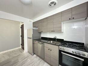 6715 N California Ave in Chicago, IL - Building Photo - Building Photo