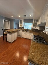 71 Whitewind Ln in Las Vegas, NV - Foto de edificio - Building Photo