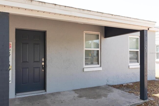 property at 1019 2nd St SE