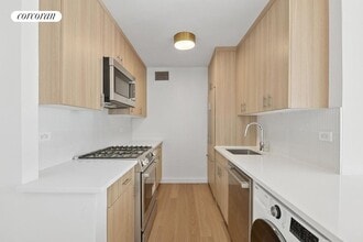 501 E 87th St in New York, NY - Building Photo - Building Photo