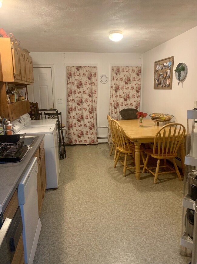 673 Washington St in Brookline, MA - Building Photo - Building Photo