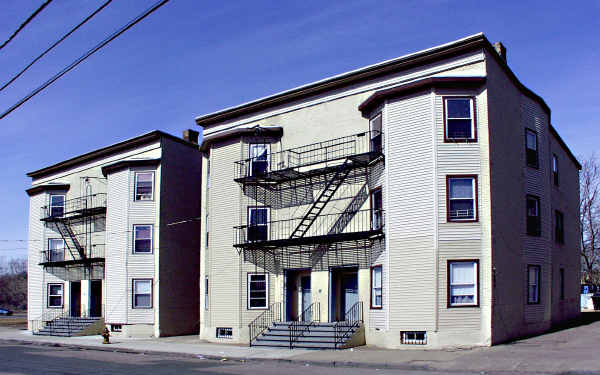 11-17 Governor St in Paterson, NJ - Foto de edificio