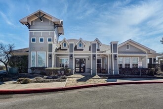 High View in San Antonio, TX - Building Photo - Building Photo