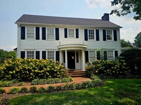 3210 N Ocoee St in Cleveland, TN - Building Photo