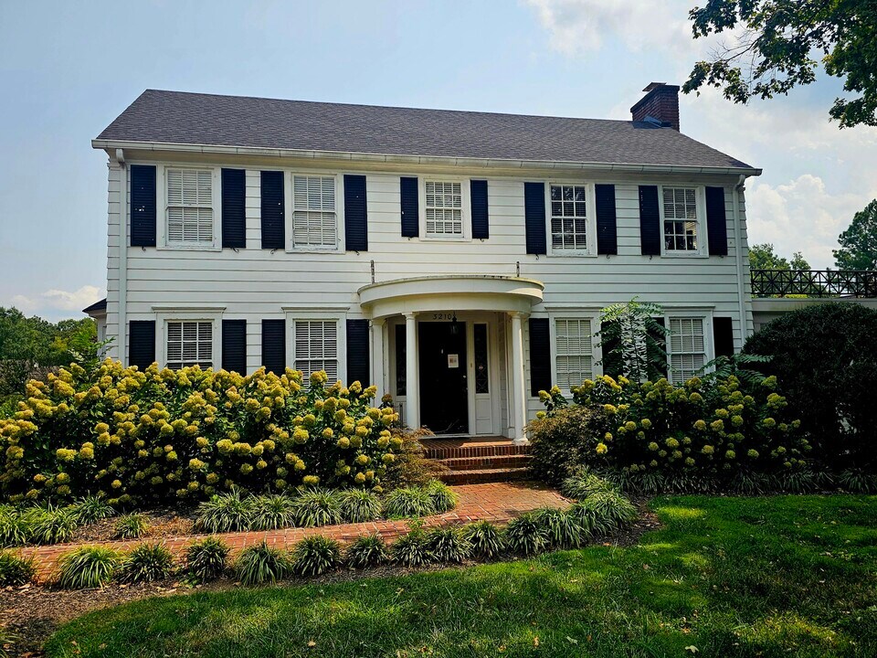 3210 N Ocoee St in Cleveland, TN - Building Photo