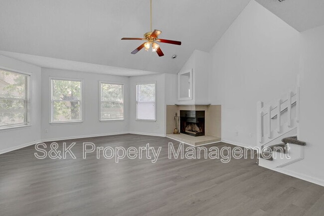 517 Mary Robert Ln in Newport News, VA - Building Photo - Building Photo
