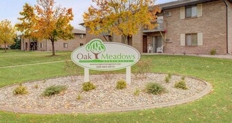 Oak Meadows in Peshtigo, WI - Building Photo