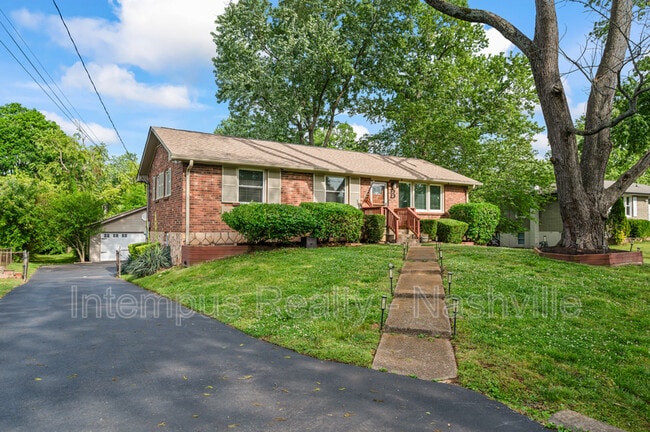 7020 Bonnamere Dr in Nashville, TN - Building Photo - Building Photo
