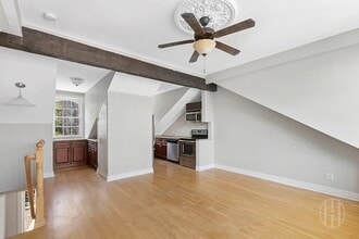177 W 4th St, Unit 1 in New York, NY - Building Photo - Building Photo