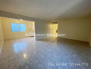 3217 Arlene Way, Unit #3 in Las Vegas, NV - Building Photo - Building Photo