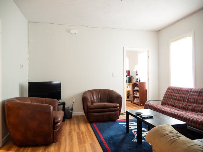 10 Buffum St, Unit 1 in Worcester, MA - Building Photo - Building Photo