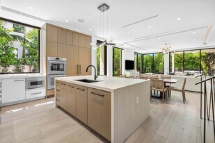 512 NE 7th Ave in Delray Beach, FL - Building Photo