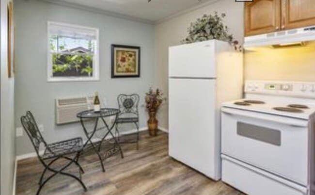 1825 Siskiyou Blvd in Ashland, OR - Building Photo - Building Photo