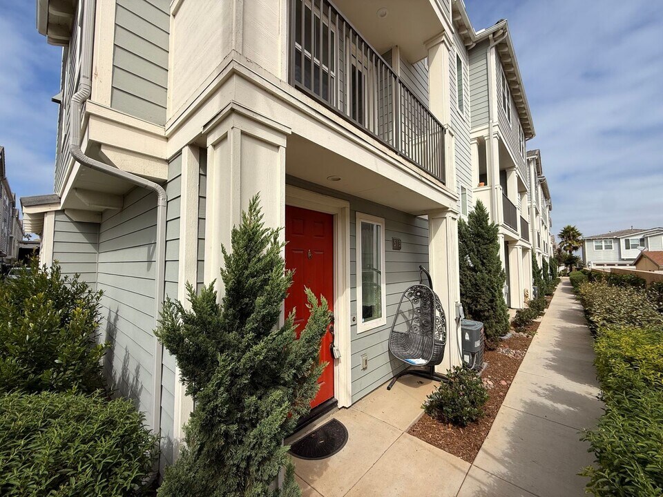 513 Finch Ln in Imperial Beach, CA - Building Photo