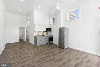 6940 Woodland Ave in Philadelphia, PA - Building Photo - Building Photo