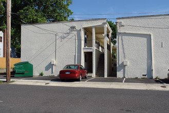 Regent Court Apartments in Runnemede, NJ - Foto de edificio - Building Photo