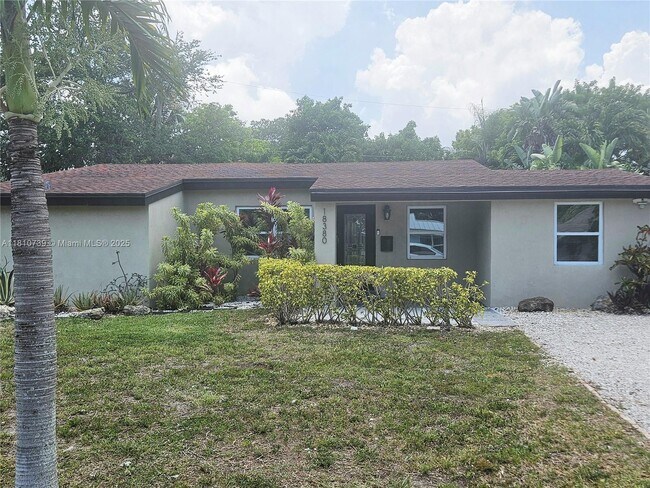 18380 NE 21st Pl in North Miami Beach, FL - Building Photo - Building Photo