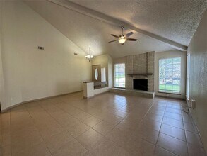 16034 Barbarossa Dr in Houston, TX - Building Photo - Building Photo