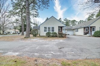 8B Maplewood Dr in Manchester Township, NJ - Building Photo - Building Photo