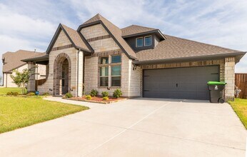 1073 Canuela Way in Justin, TX - Building Photo - Building Photo