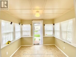 140 Vale Ave in Newmarket, ON - Building Photo - Building Photo