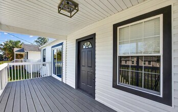 5202 Birkenhead Rd in Jacksonville, FL - Building Photo - Building Photo