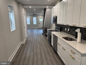 2467 Amber St in Philadelphia, PA - Building Photo - Building Photo