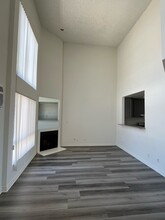 1632 Formosa N Ave, Unit 305 in Los Angeles, CA - Building Photo - Building Photo