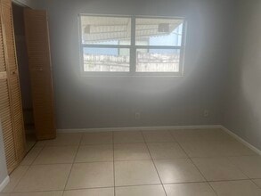 2073 E Bond Dr in West Palm Beach, FL - Building Photo - Building Photo