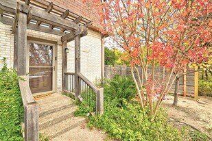 7801 Shoal Creek Blvd in Austin, TX - Building Photo